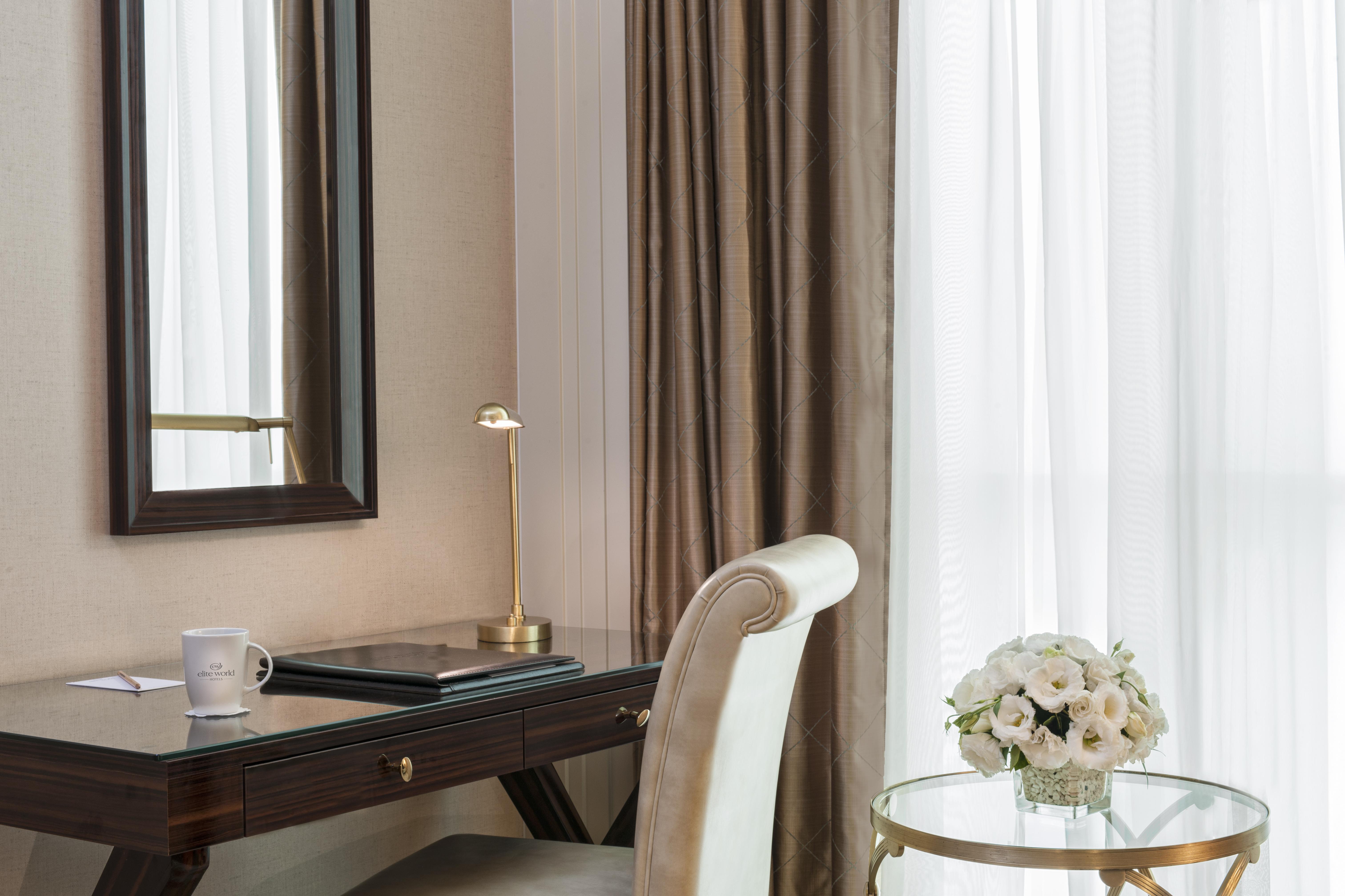 โรงแรมอีลิต เวิลด์ บิซิเนส อิสตันบูล ภายนอก รูปภาพ A room at the hotel