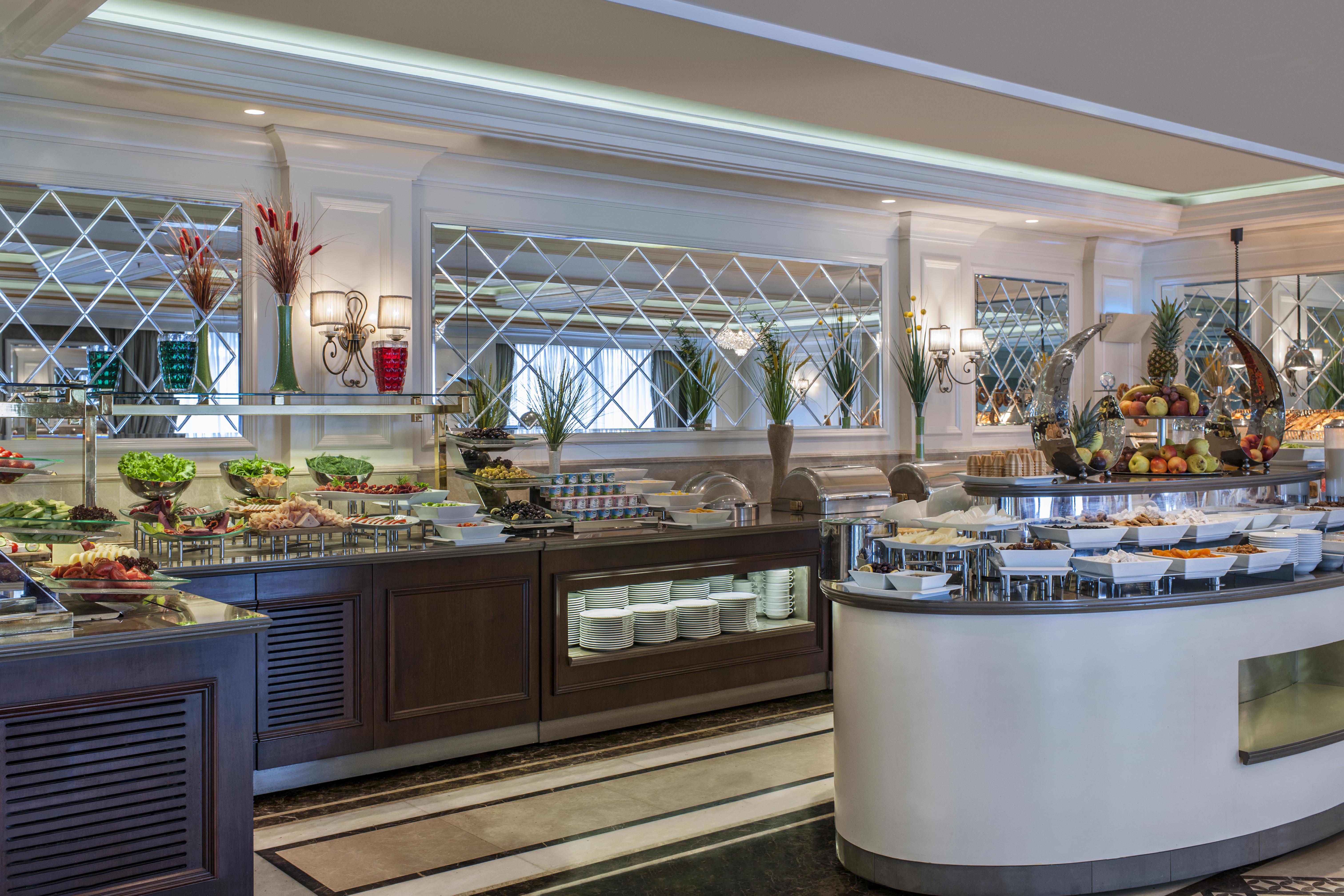 โรงแรมอีลิต เวิลด์ บิซิเนส อิสตันบูล ภายนอก รูปภาพ The buffet at the hotel