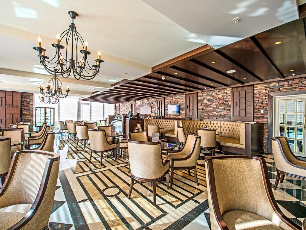 โรงแรมอีลิต เวิลด์ บิซิเนส อิสตันบูล ภายนอก รูปภาพ The interior of the lounge